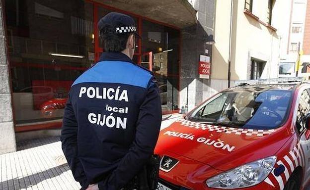 La Policía Local de Gijón detiene a un hombre de 53 años por exhibicionismo