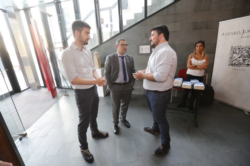 Presentación del libro de Ramón Muñiz