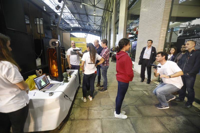 Científicos de la Universidad de Oviedo muetran al público más de cien experimentos en el Edificio Histórico, en Oviedo; el Museo del Ferrocarril, en Gijón, y el Centro de Servicios Universitarios, de Avilés