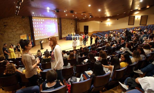 La sala principal, con los usuarios que participaron ayer en la sesión. 