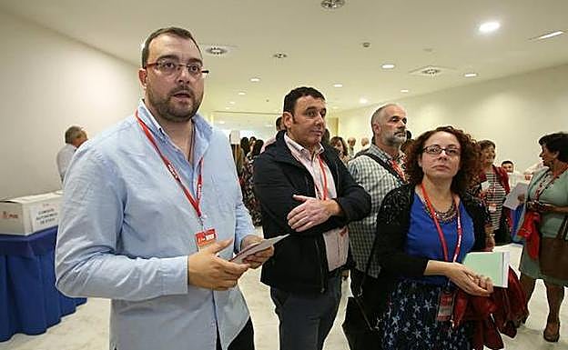 Adrián Barbón, esta mañana, en el congreso de la FSA.