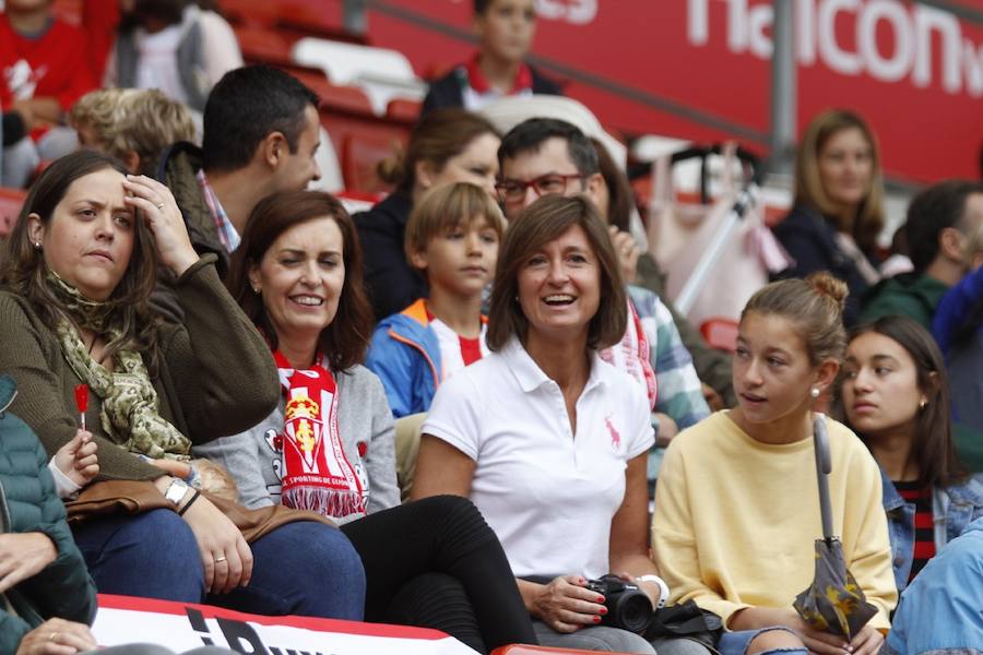 Trabajadores de Caixabank disputan en El Molinón su particular Sporting - Real Oviedo