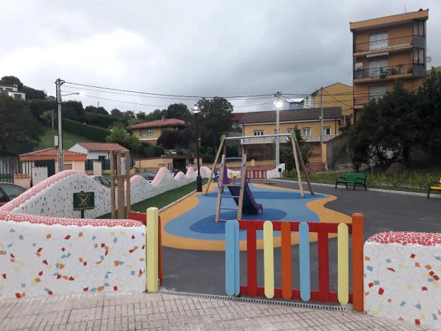 El área infantil de El Carbayu, tras las obras 