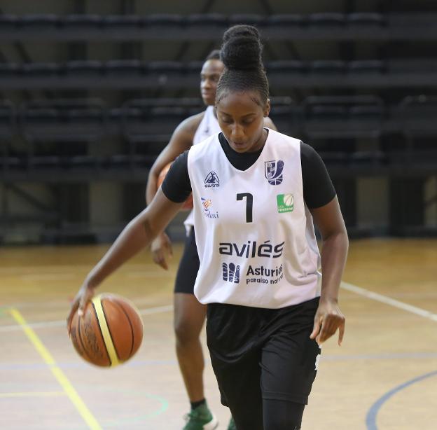 Isis Thorpe, una de las americanas del equipo avilesino. 