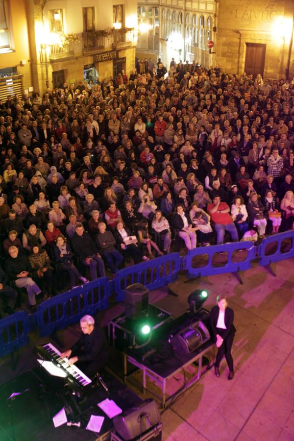 La cultura ilumina la Noche Blanca en Oviedo