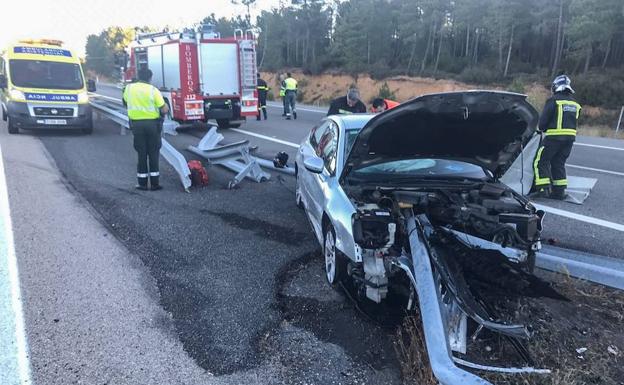 Así quedó el turismo tras el accidente. 