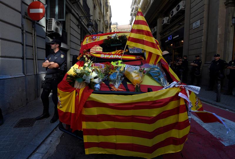 Miles de personas se conentran en la capital catalana para «recuperar la sensatez»