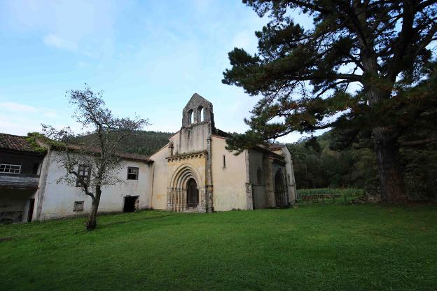 La iglesia de San Antolín, en la localidad llanisca de Naves. 