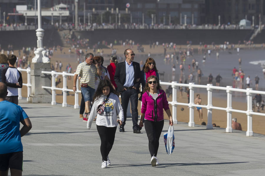 Sol y lleno total en Asturias en el puente del Pilar