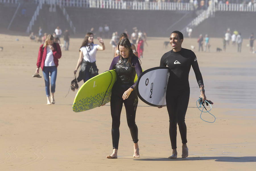 Sol y lleno total en Asturias en el puente del Pilar