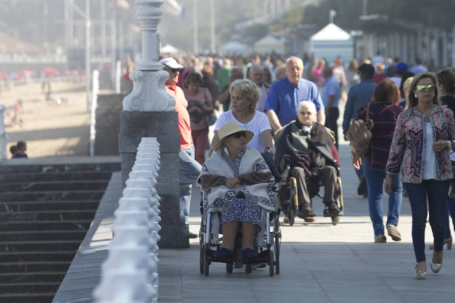 Sol y lleno total en Asturias en el puente del Pilar