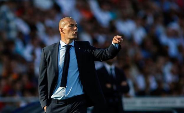 Zinedine Zidane, durante el partido del Coliseum. 