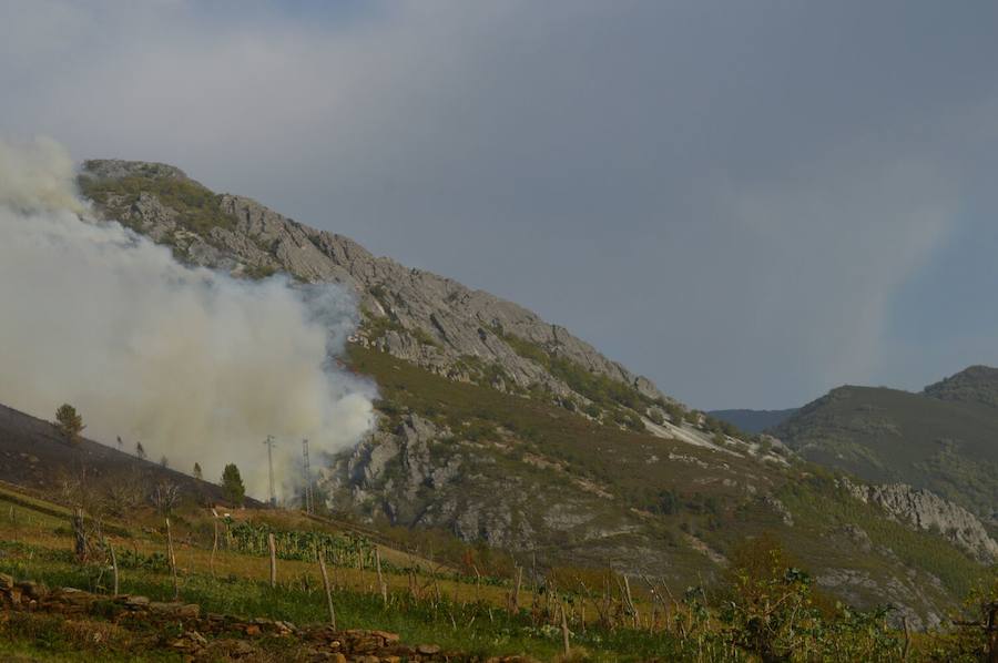 El fuego no da tregua al suroccidente asturiano