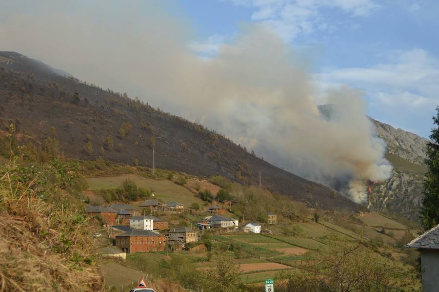 El fuego no da tregua al suroccidente asturiano