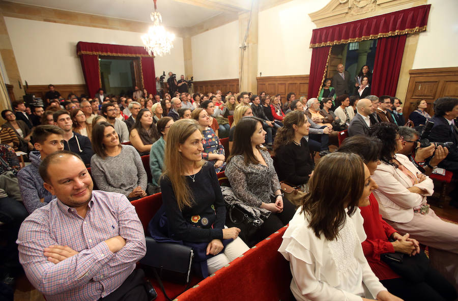 Les Luthiers ejercen tanto de espectadores como de entrevistados en Oviedo