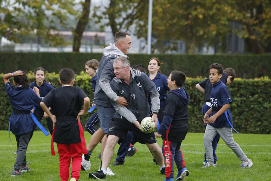800 niños entrenan con los All Blacks en Gijón