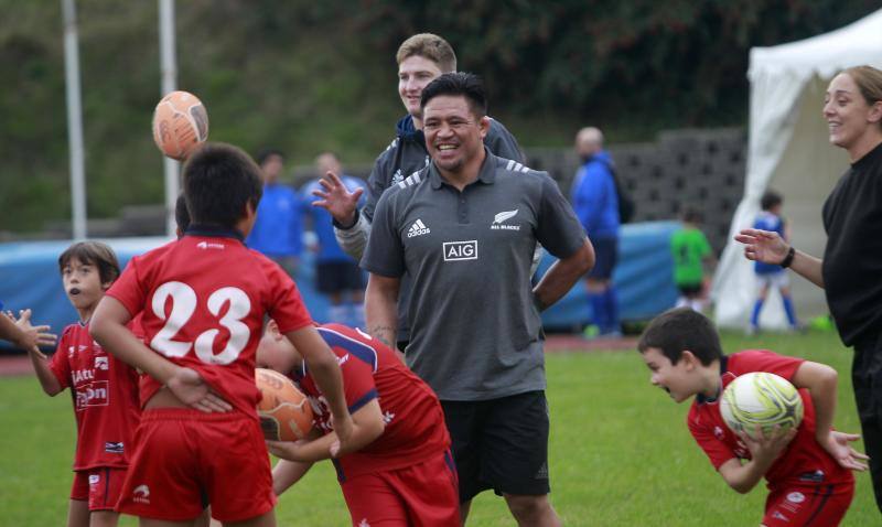 Los jugadores de rugby asturianos, a las órdenes de los All Blacks