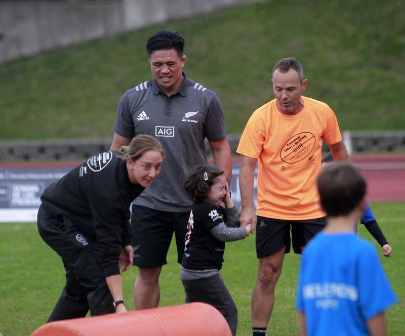 Los jugadores de rugby asturianos, a las órdenes de los All Blacks