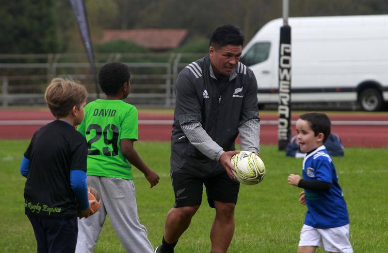 Los jugadores de rugby asturianos, a las órdenes de los All Blacks