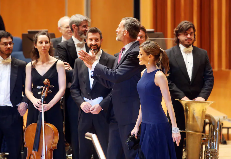 Los Reyes asisten al concierto de la OSPA en el Auditorio de Oviedo