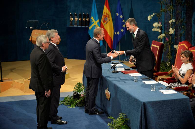 Los Reyes han presidido la ceremonia en el Teatro Campoamor de Oviedo