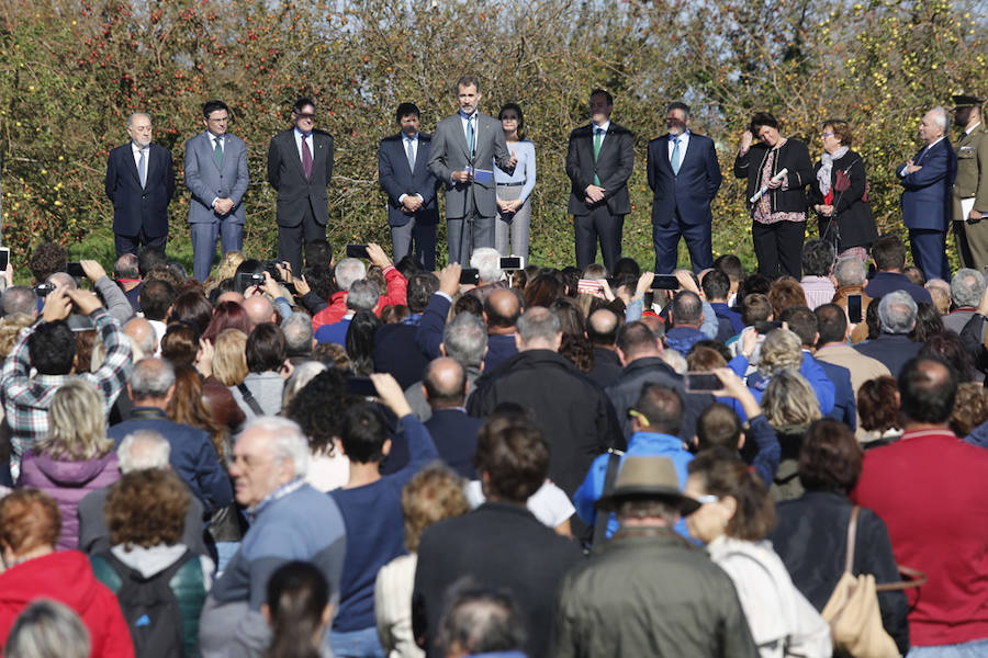 Los Reyes entregan a Poreñu el premio al Pueblo Ejemplar de Asturias 2017