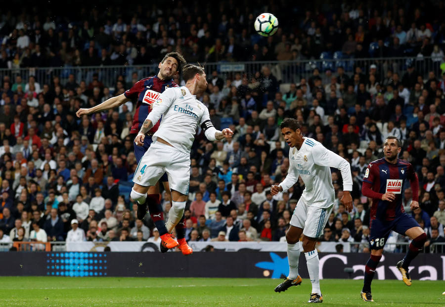 El Real Madrid quiere hacer del Bernabéu un fortín ante un Eibar que empató en el feudo blanco el pasado curso. El cuadro de Mendilibar necesita puntos para alejarse del descenso. 