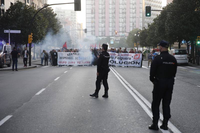 Los trabajadores de Duro se manifiestan en Gijón