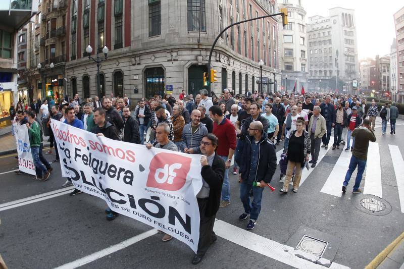 Los trabajadores de Duro se manifiestan en Gijón