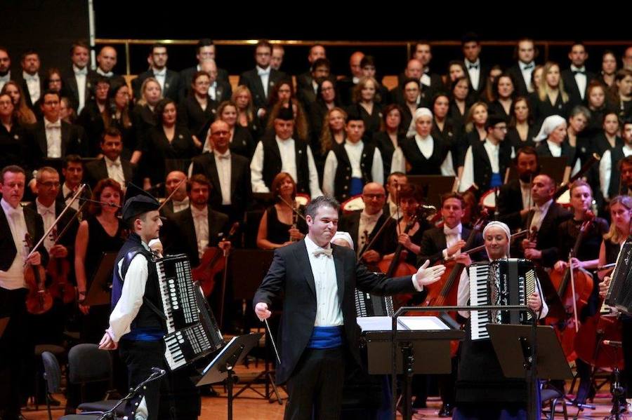 La Real Banda de Gaitas Ciudad de Oviedo celebra su 25 aniversario en el Auditorio