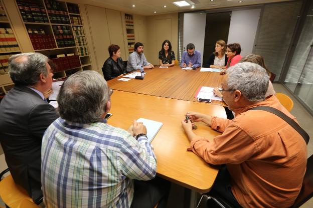 Reunión extraordinaria de la comisión de Hacienda celebrada ayer en el Ayuntamiento. 