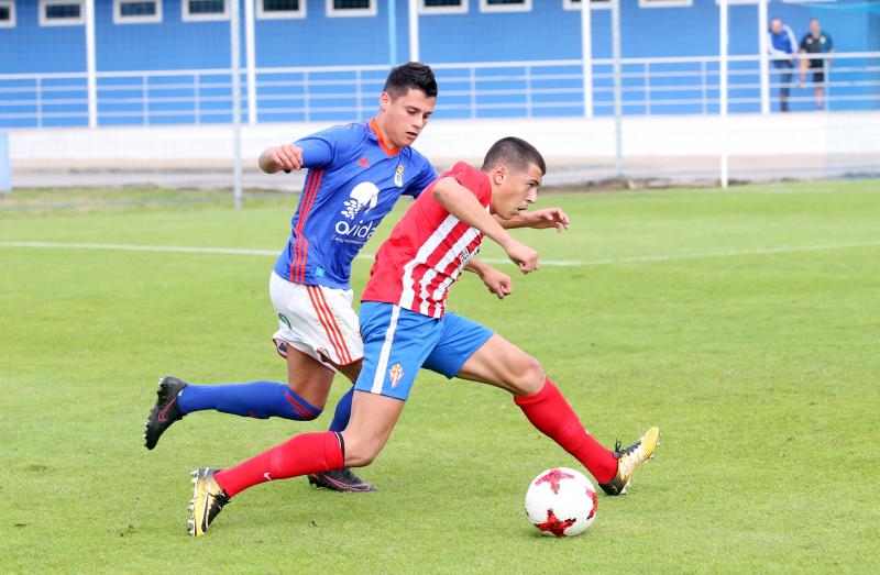 Un gol de Gaspar desniveló un derbi más aguerrido que brillante y afianza a los gijoneses en el liderato