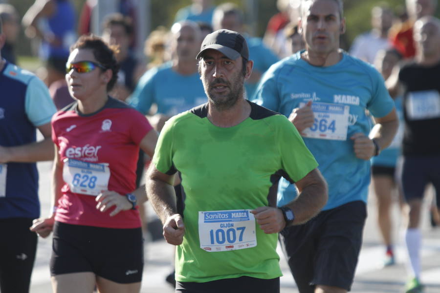 El luarqués estableció un nuevo récord de la prueba, en la que Verónica Pérez logró el triunfo en categoría femenina en su vuelta a la competición