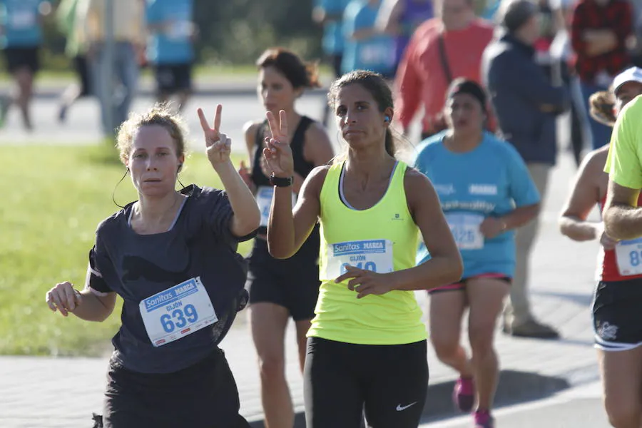 El luarqués estableció un nuevo récord de la prueba, en la que Verónica Pérez logró el triunfo en categoría femenina en su vuelta a la competición