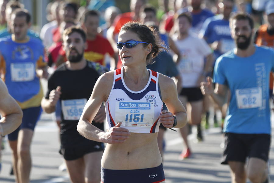 El luarqués estableció un nuevo récord de la prueba, en la que Verónica Pérez logró el triunfo en categoría femenina en su vuelta a la competición