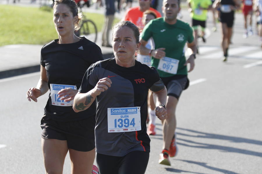 El luarqués estableció un nuevo récord de la prueba, en la que Verónica Pérez logró el triunfo en categoría femenina en su vuelta a la competición