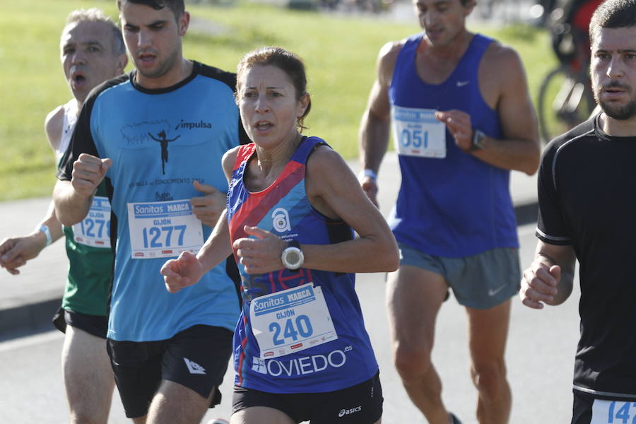 El luarqués estableció un nuevo récord de la prueba, en la que Verónica Pérez logró el triunfo en categoría femenina en su vuelta a la competición