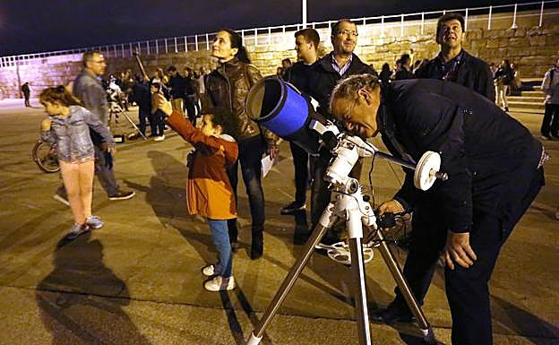 Desde el Muelle hasta la Luna