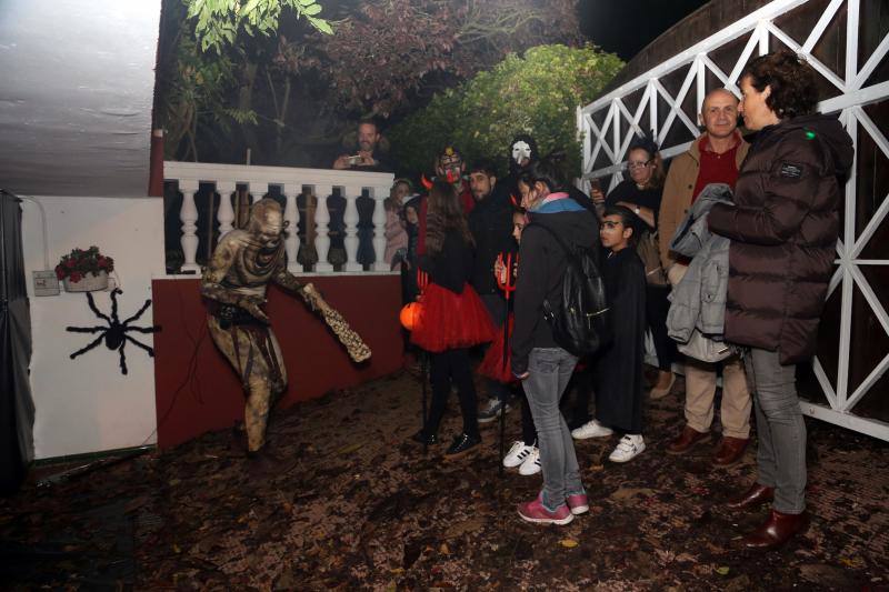Seis casas han sido este martes las auténticas protagonistas de una terrorífica noche de Halloween