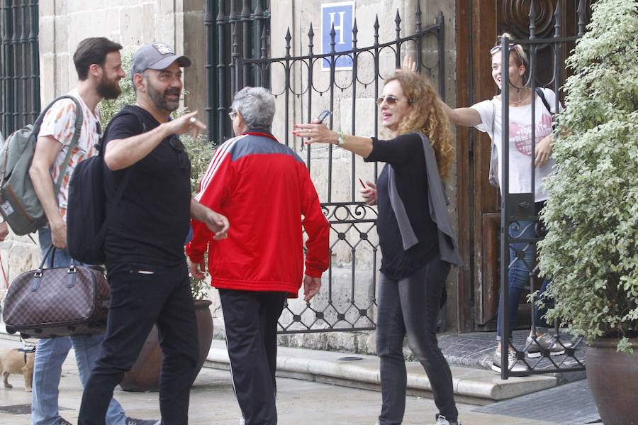 Los participantes en Masterchef Celebrity grabaron el pasado mes de julio en Avilés el programa emitido esta semana. Se alojaron en el NH Palacio de Avilés y se dejaron ver poco por la ciudad, pero les sorprendimos.