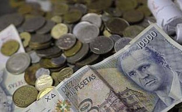 Seis comercios de La Felguera permitirán pagar con las antiguas pesetas este mes