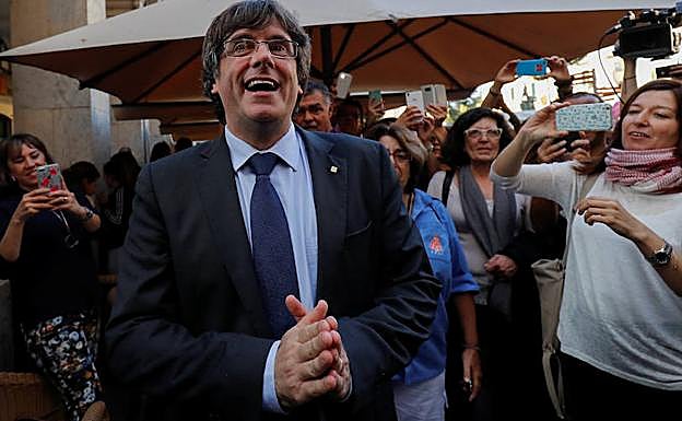 Puigdemont pasea por Gerona. 