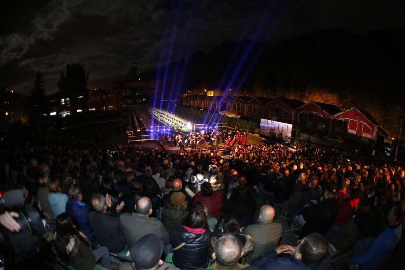 Multitudinario homenaje en el pozo Sotón a los mineros fallecidos