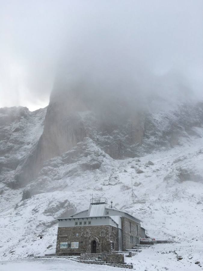 Las primeras nieves llegan a Asturias