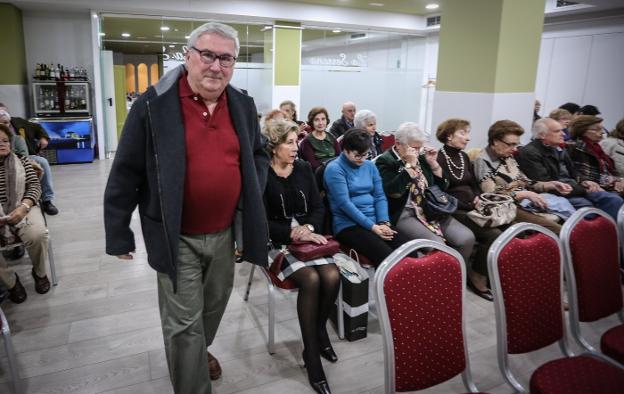 Francisco Trinidad, antes de iniciar la charla. 