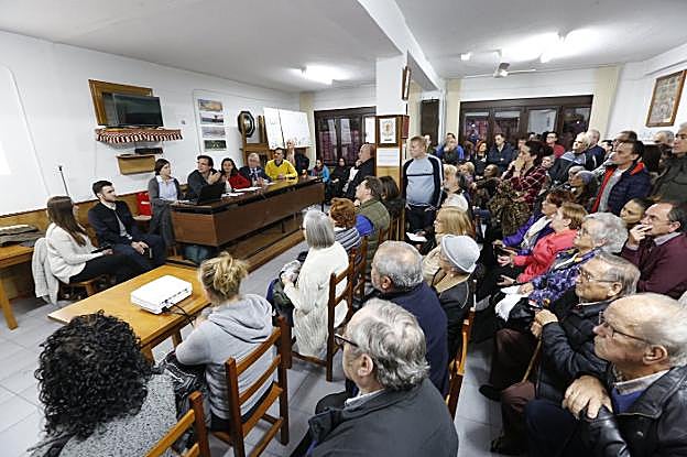 Presentación de la rehabilitación de Contrueces a los vecinos. 