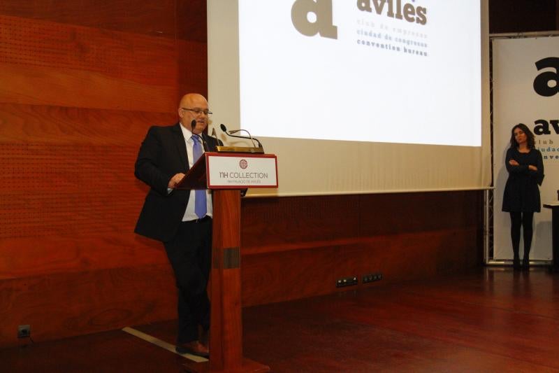 El Club de Empresas de Avilés entrega sus premios anuales, que en esta ocasión han recaído en la Atlética Avilesina, el psiquiatra Juan José Jambrina y el Centro Niemeyer y Mestizo Producciones por la organización de la Holi Party.