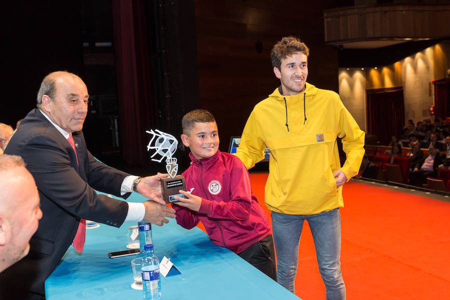 El fútbol asturiano entrega sus galardones en La Laboral