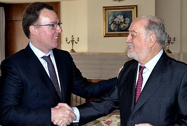 Ángel Jesús Gómez, con Gabino de Lorenzo. :: DELEGACIÓN DEL GOBIERNO