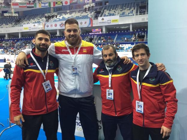 Luis Menéndez, David Fernández, Felipe Sánchez y Adrian Imedio, durante la disputa del Mundial de Sochi. 